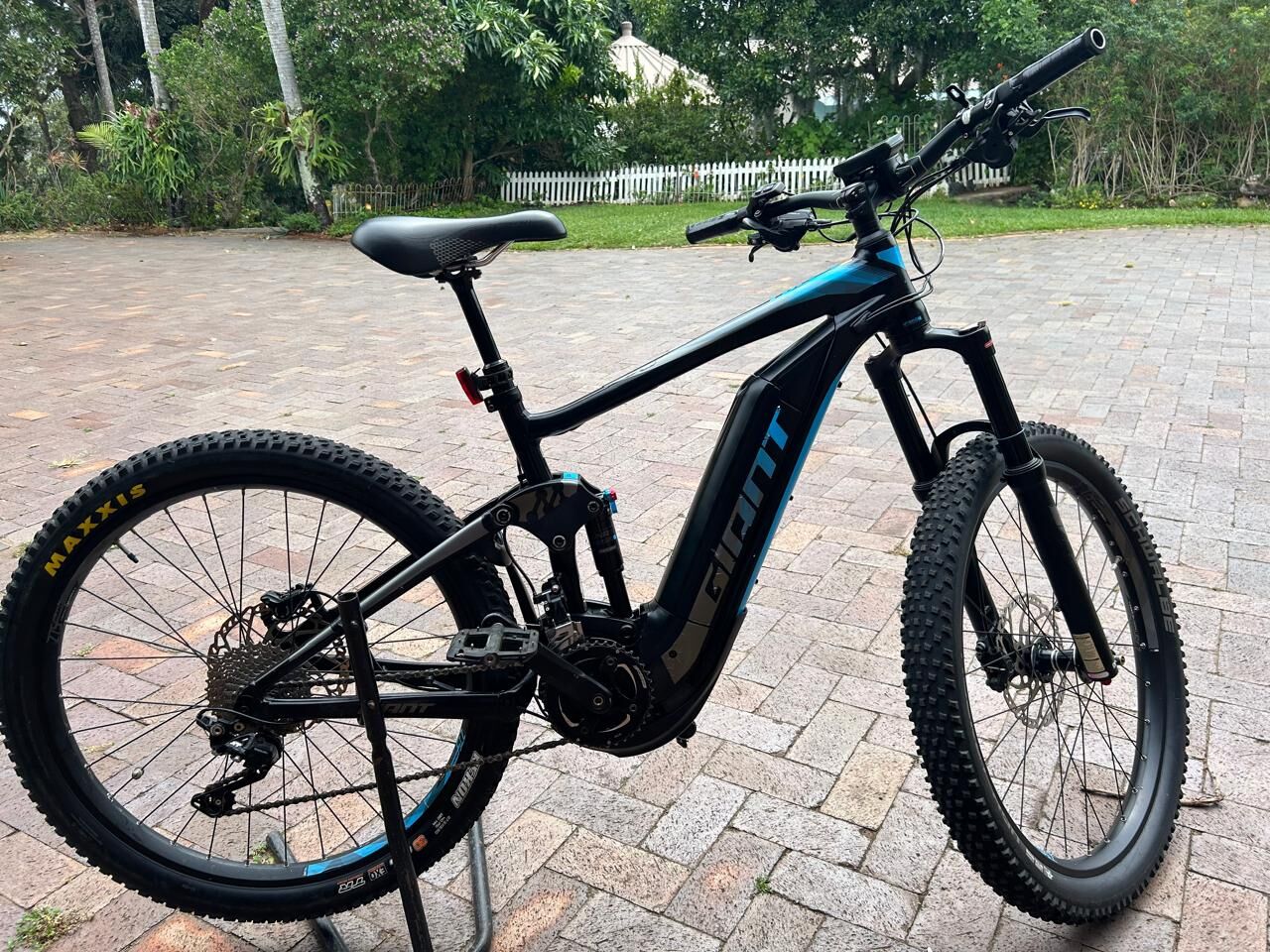 Giant Aluxx SL Fluidform Small | Dual Suspension Mountain E-Bikes
