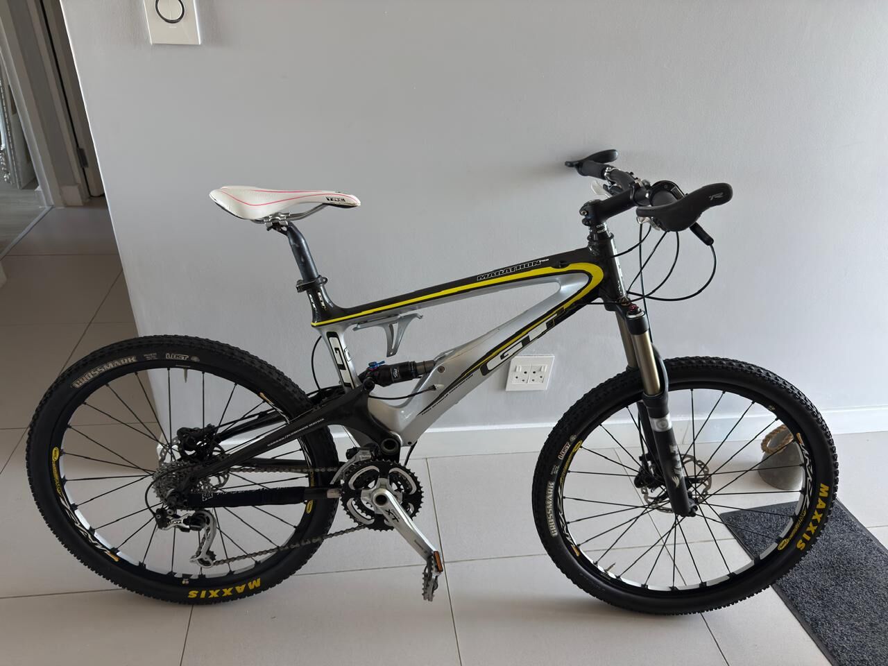 GT MARATHON PRO CARBON | Dual Suspension Mountain Bikes | Bike Hub