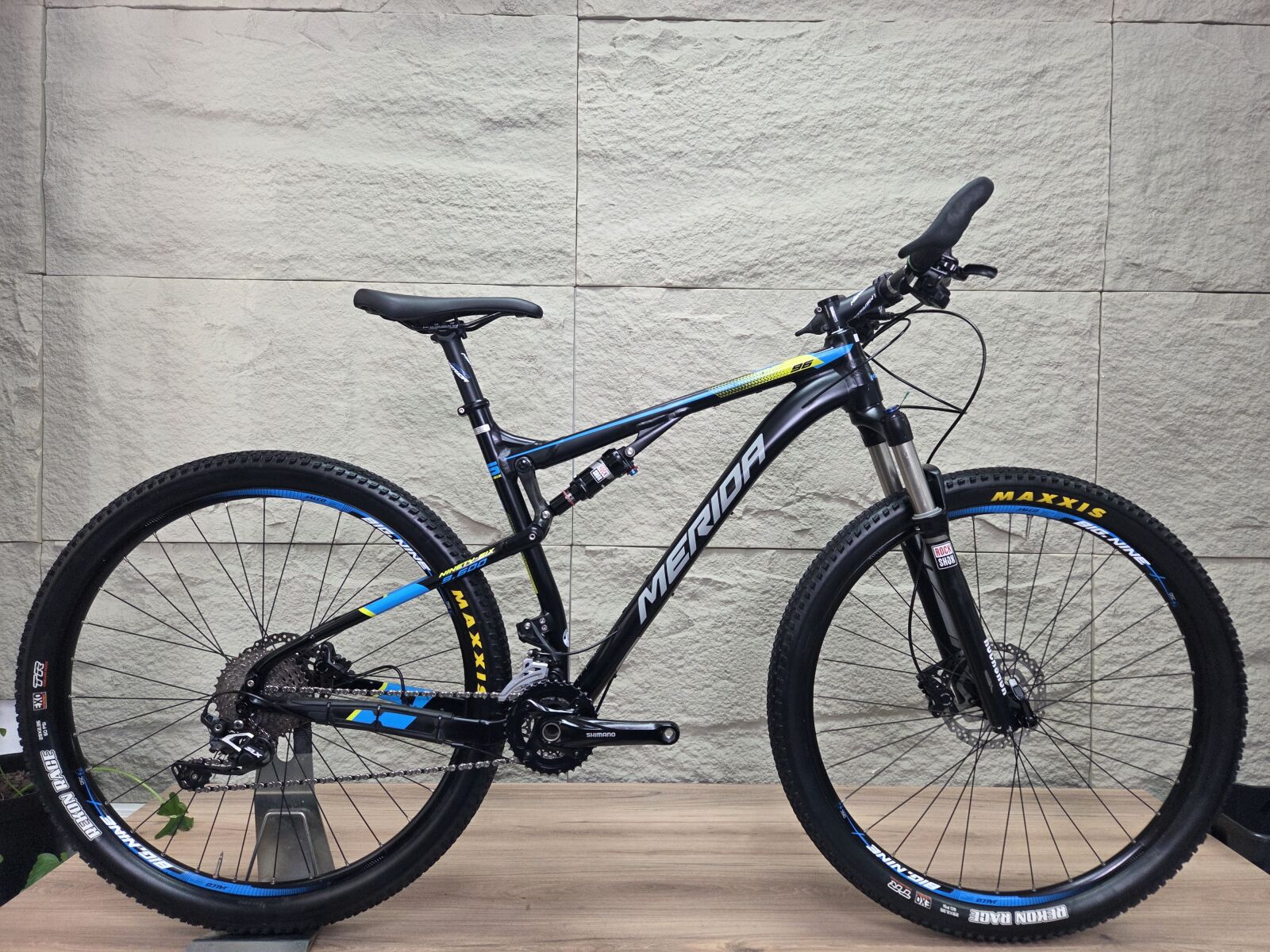 （新品）mt FACTORYA TOUR 5・6・9 Merida 96 7.600 (L) **SHIMANO-ROCKSHOX** | Dual Suspension