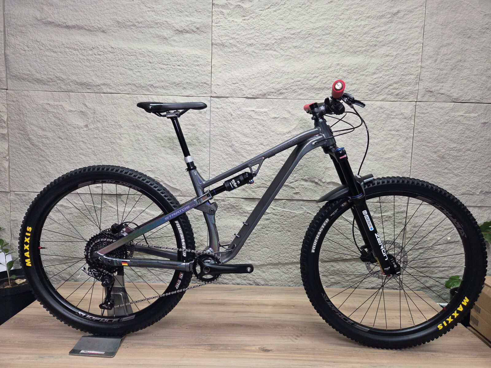 SILVERBACK STRATOS AL (M) **SOLD** | Dual Suspension Mountain
