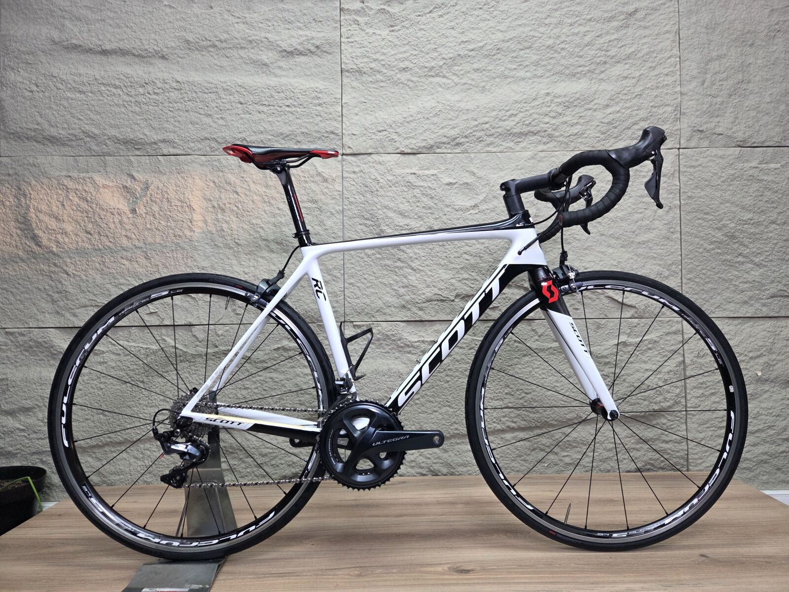 SCOTT ADDICT 20 (54cm) **Carbon-Ultegra-11SPD** | Road Bikes