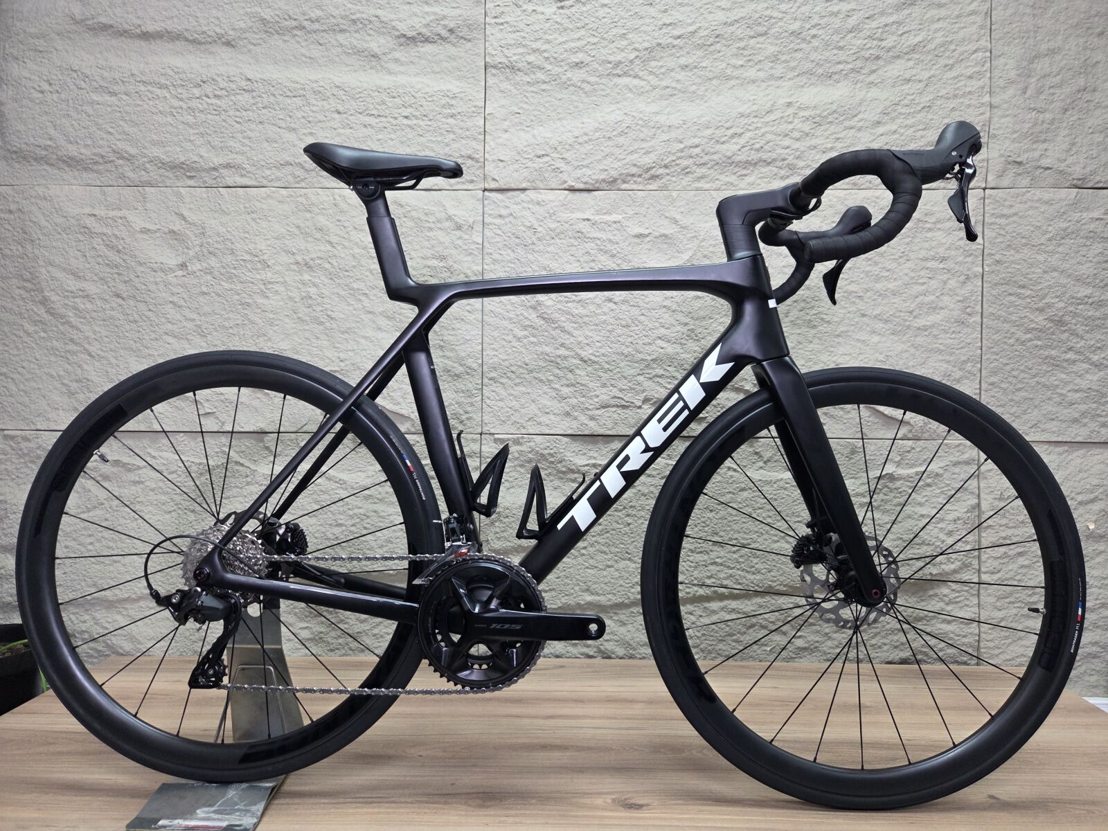 Trek Madone SL5 G.8 (L) *2025-12SPD-CARBON+WHEELS* | Road Bikes
