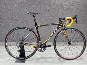 Scott CR1 20 (56cm) **CARBON-11SPD** | Road Bikes | Bike Hub