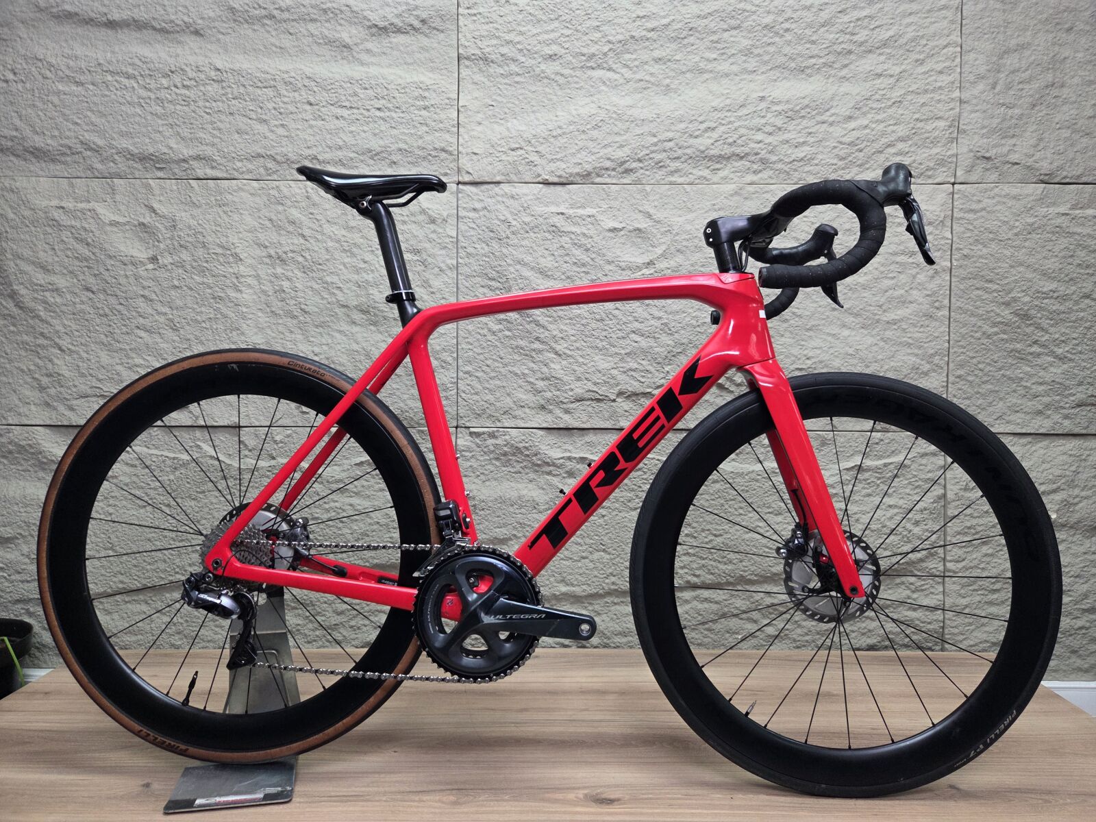 Trek Emonda SL7 (56cm) *11SPD-DI2-CARBON+WHEELS* | Road Bikes