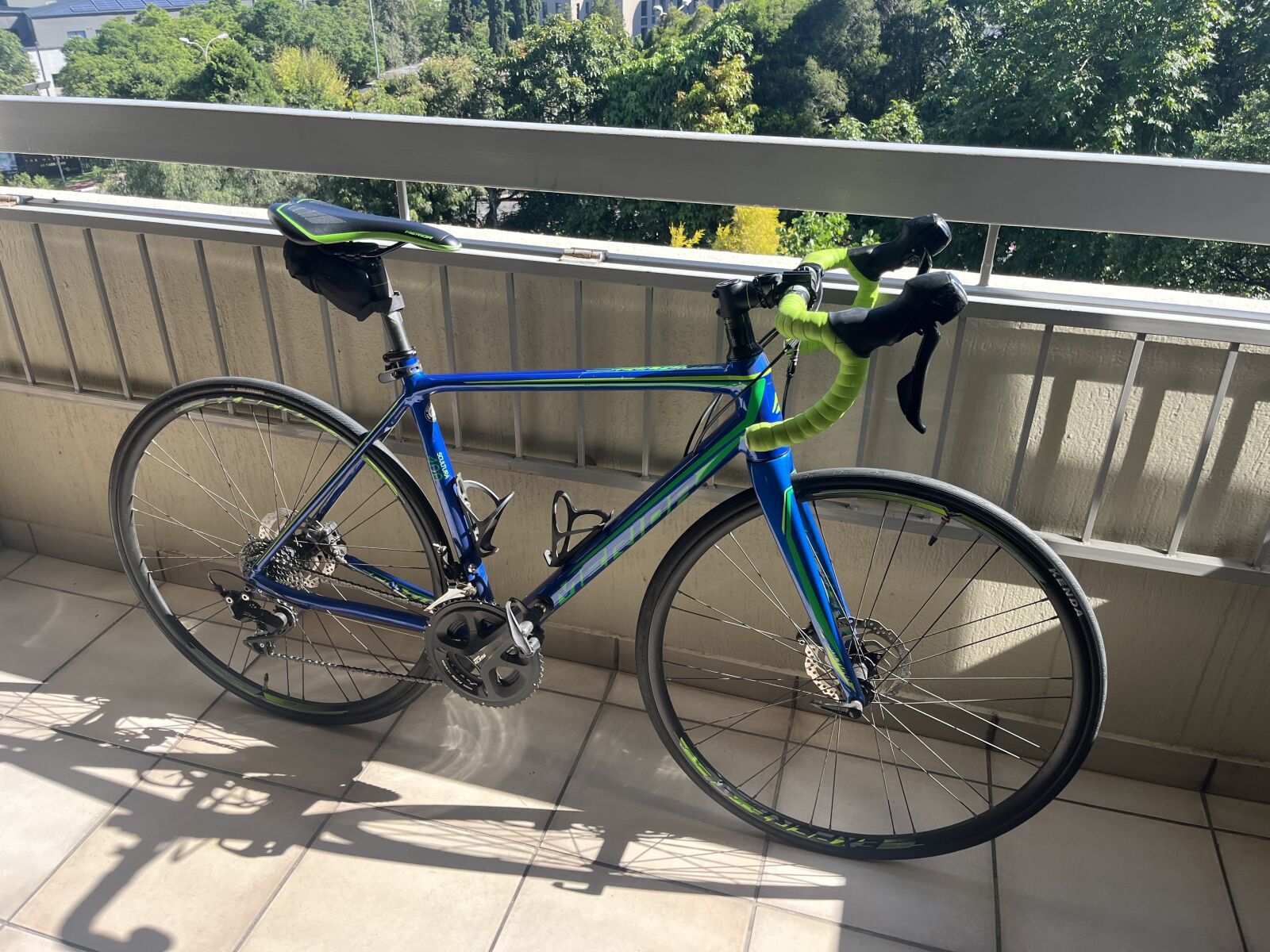 MERIDA SCULTURA 400 (S/M) **12SPD-DiSC** | Road Bikes | Bike Hub