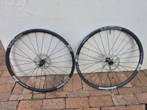 Colnago Artemis CW32CL Alu 11 Speed | Road Bike Wheels | Bike Hub