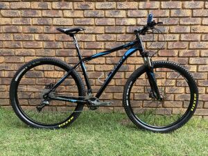 Giant XTC 1: 29er Aluxx SL Fluidform | Hardtail Mountain Bikes