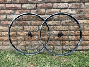 Colnago Artemis CW32CL Alu 11 Speed | Road Bike Wheels | Bike Hub