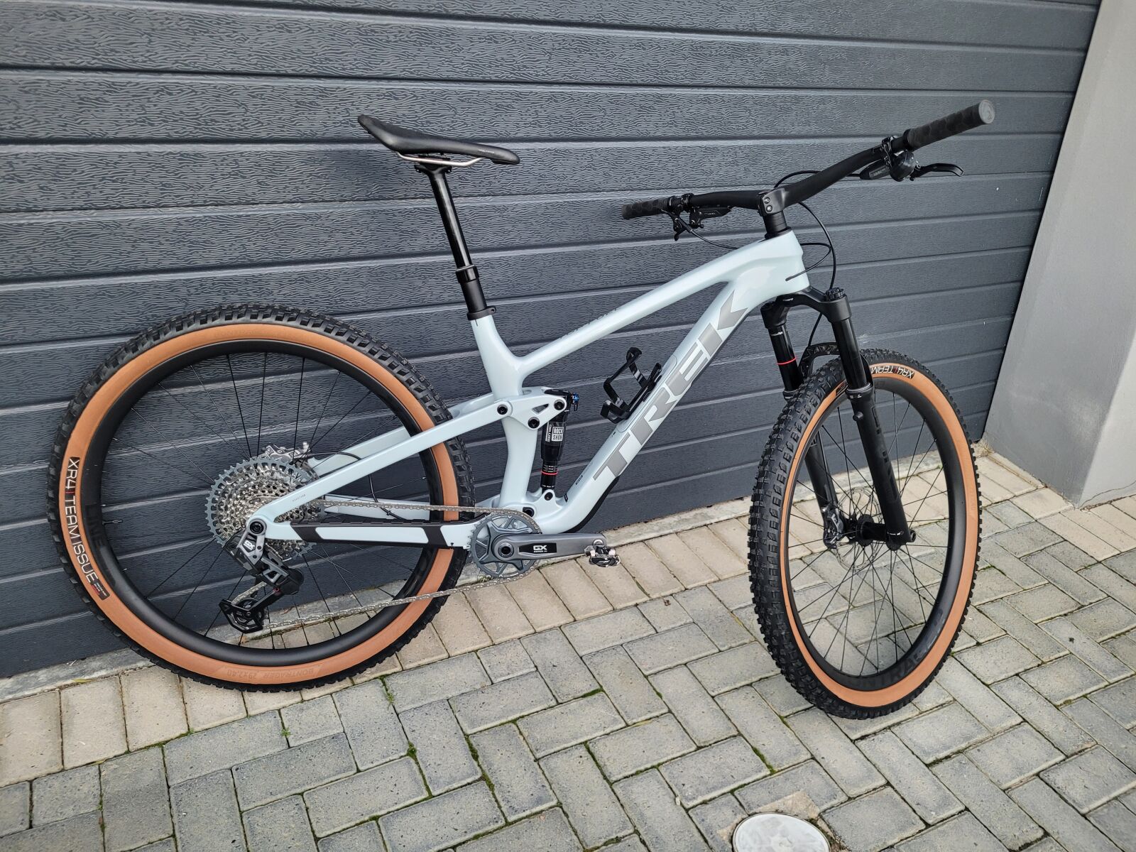 TREK Top Fuel 9.8 GX AXS T-Type Gen 3 | Dual Suspension Mountain