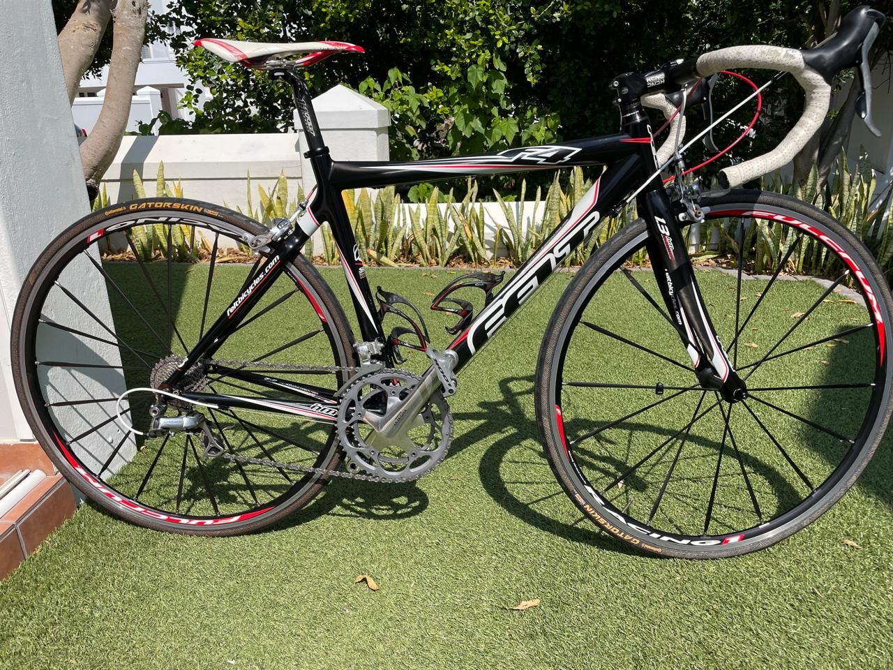 Felt F4 Carbon Road Bike | Road Bikes | Bike Hub
