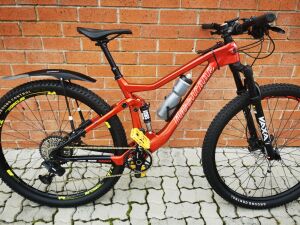 Santa Cruz v10 7 CC | Downhill Bikes | Bike Hub