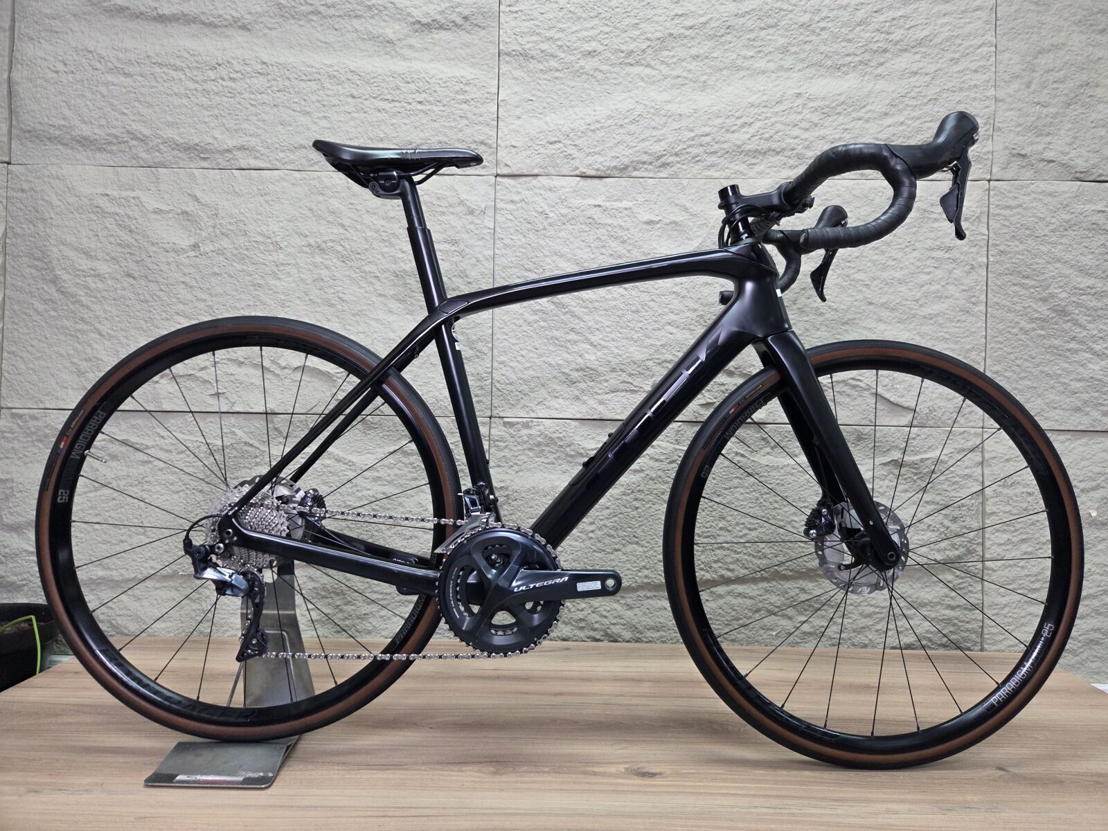 Trek Domane SL6 (54cm) **Carbon-11SPD-Disc** | Gravel Bikes | Bike Hub