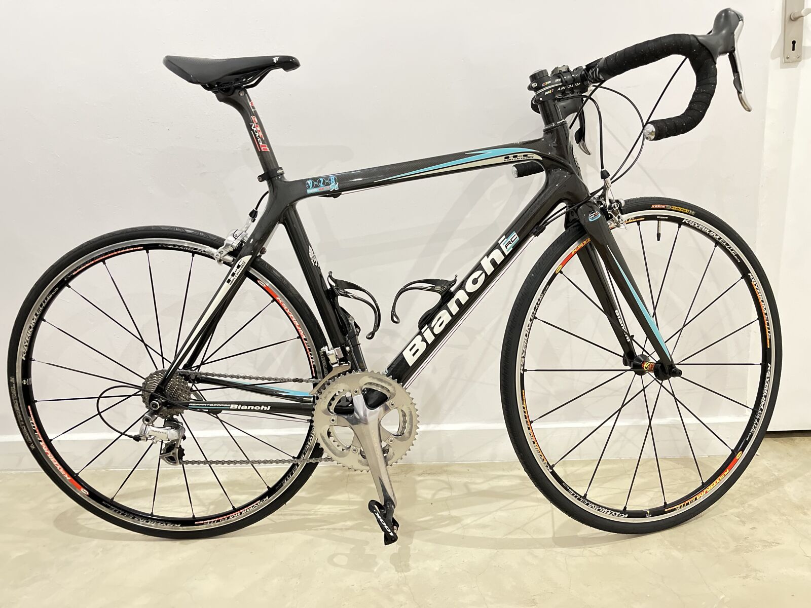 bianchi 2017 via nirone 7 105 mens road bike 2017 Bianchi Via Nirone 7 Road Bike - Walkaround
