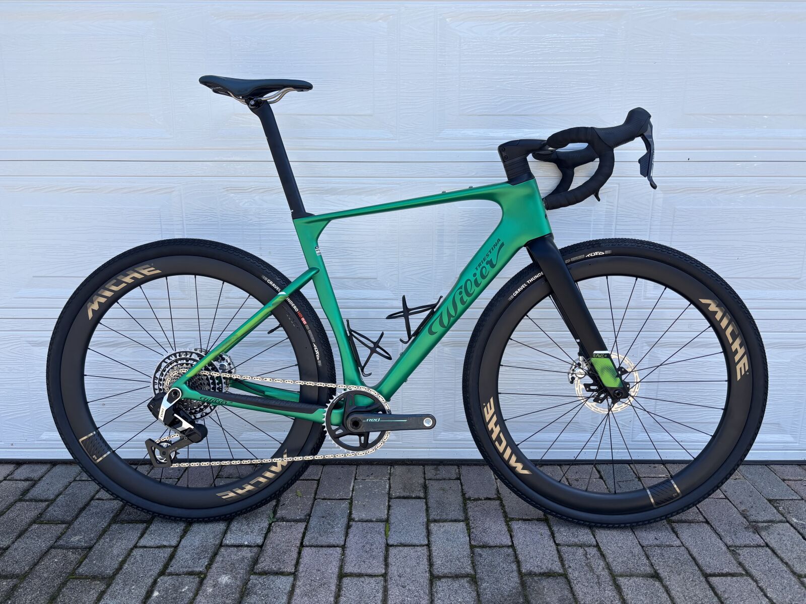 New Wilier Rave SLR ID2 SRAM RED XPLR | Gravel Bikes | Bike Hub