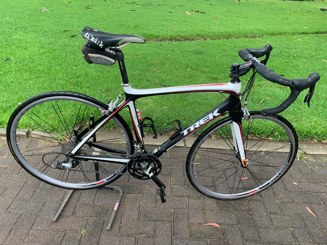 Trek Madone 4.7 Carbon | Road Bikes | Bike Hub