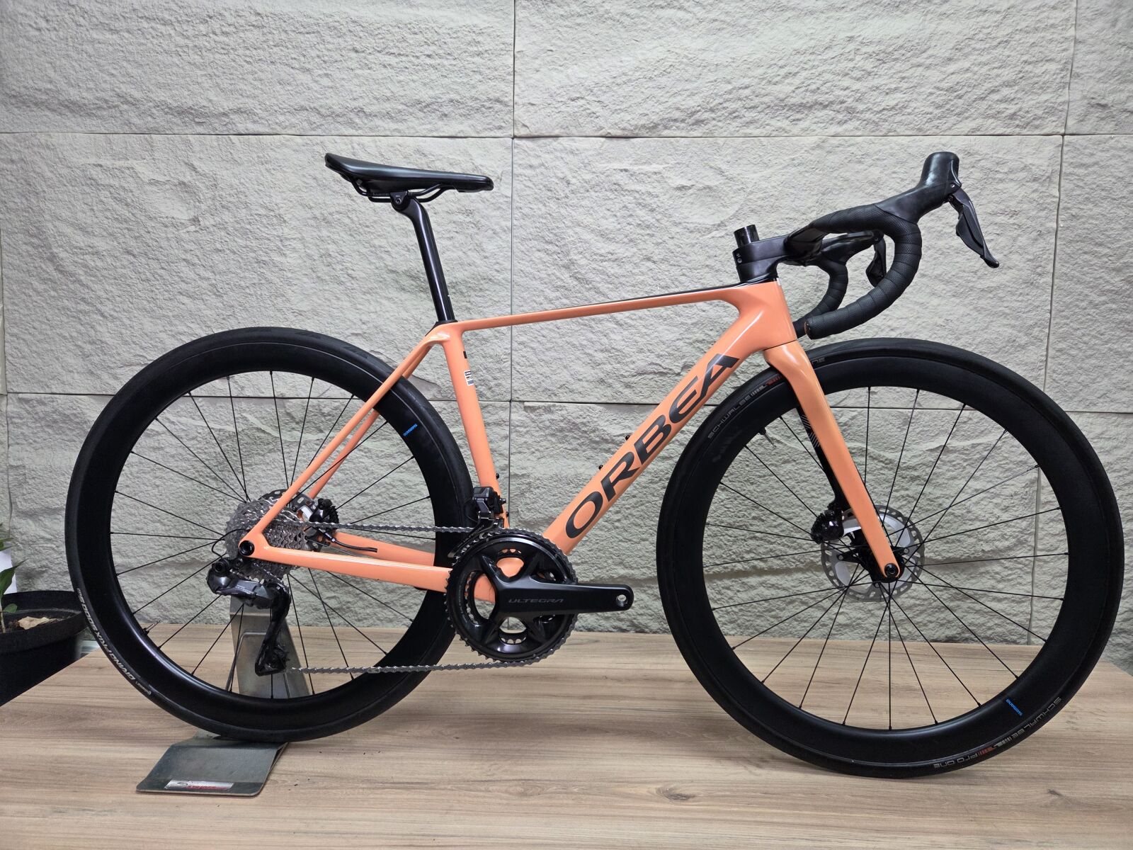 ORCA M20iLTD (47cm) **2024-CARBON-12SPD-DI2** | Road Bikes | Bike Hub