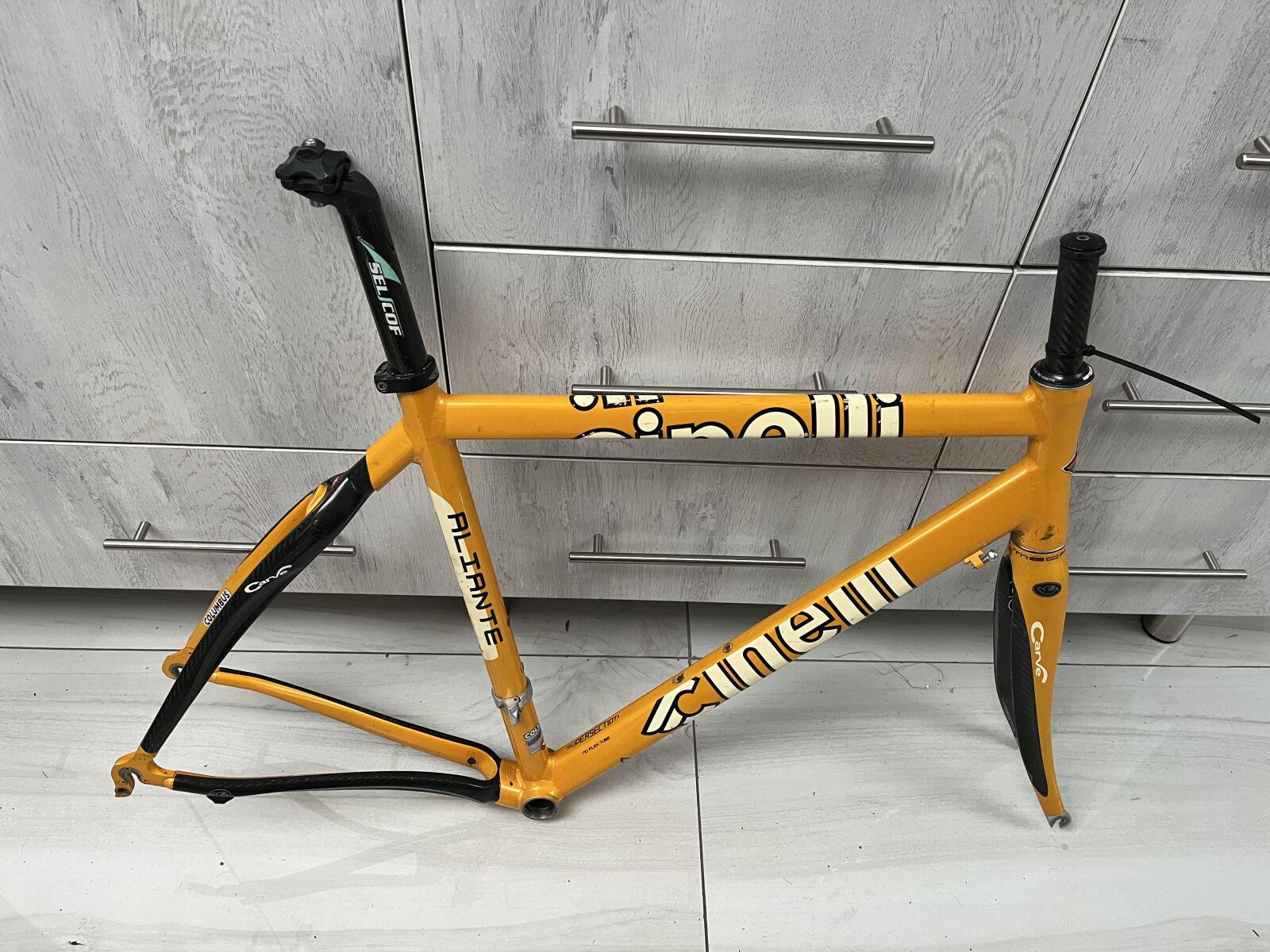 Cinelli Aliante CURVE | Road Bike Frames | Bike Hub