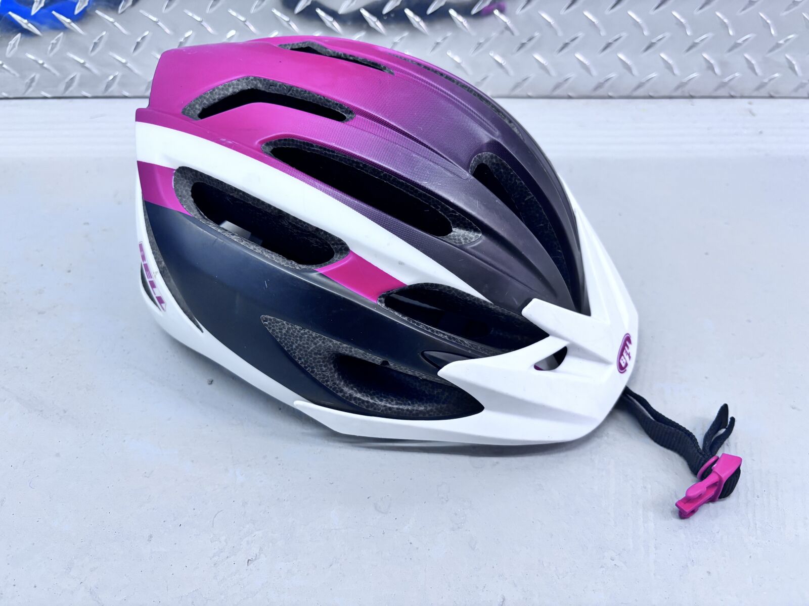 bell crest helmet Mountain Bike Matte Black bike style comes togetherSize Bell Crest Bell Bicycle Helmets