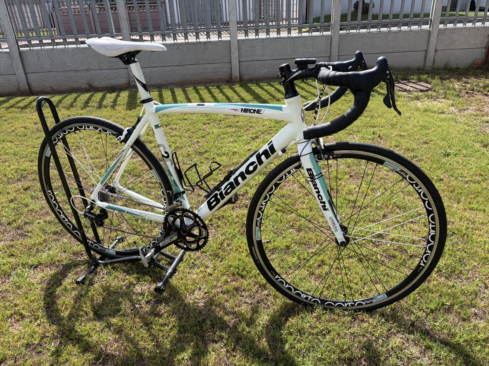 Bianchi Via Nirone 7 | Road Bikes | Bike Hub