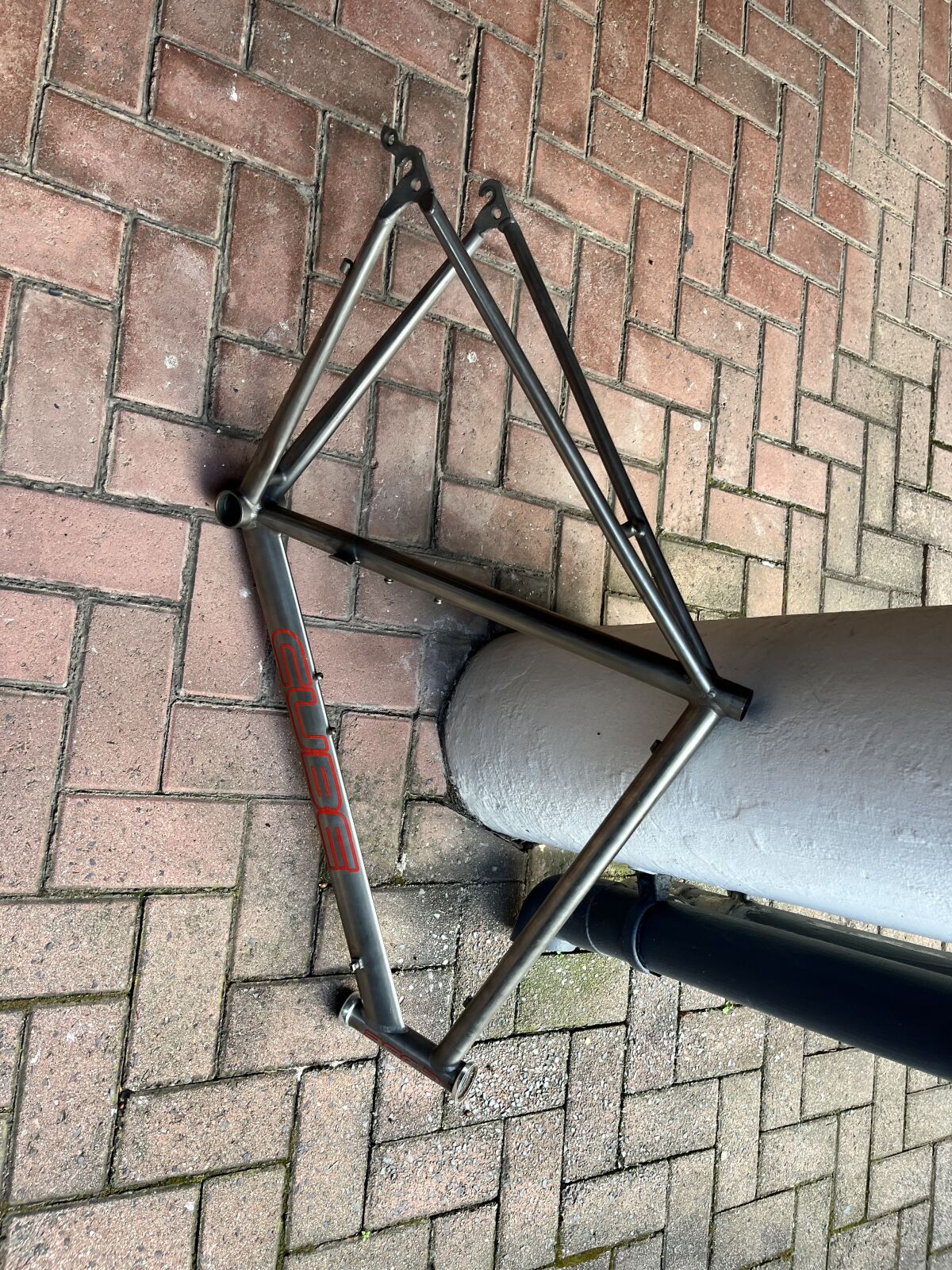 CC231 EUROBIKE タイヤ　フレーム Victoria Titanium frame (cracked) 56cm | Road Bike Frames | Bike Hub