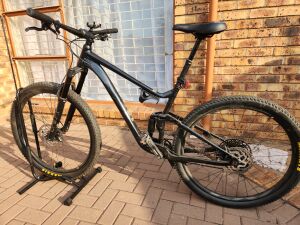 Devinci Dixon Carbon 26インチ フルサス MTB Devinci Dixon RXS Carbon – Singletrack World Magazine