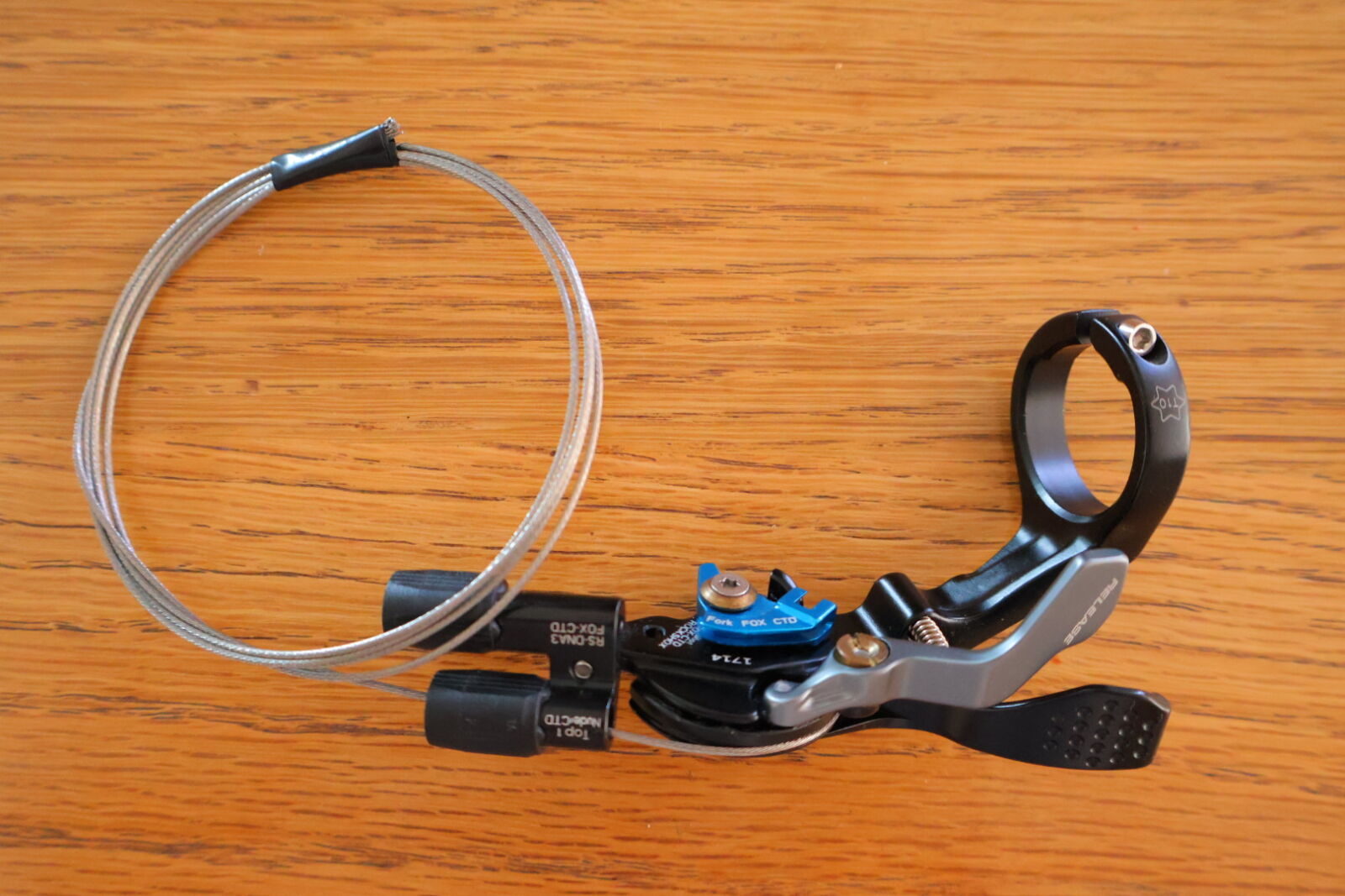 SCOTT TwinLoc Remote Lockout Lever | Rear Shocks | Bike Hub