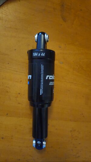 RockShox Ario RL 190mm | Rear Shocks | Bike Hub