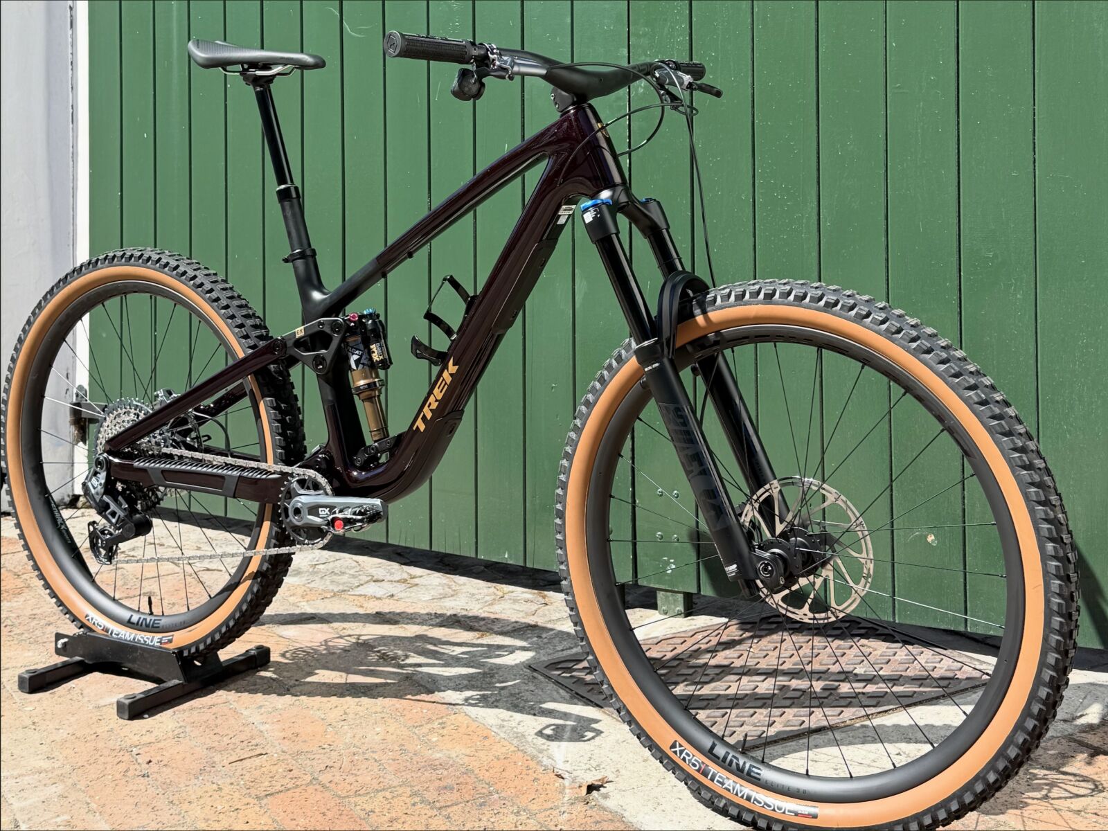 エクエル Trek Fuel EXe 9.8 XT 2023 | Dual Suspension Mountain E-Bikes