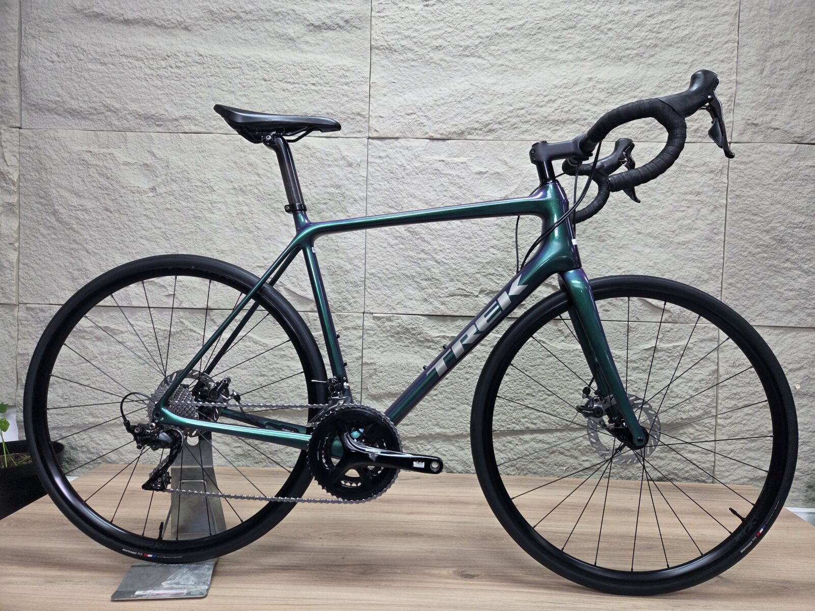 Trek Emonda SL5 (58cm) **CARBON-11SPD-DISC** | Road Bikes | Bike Hub