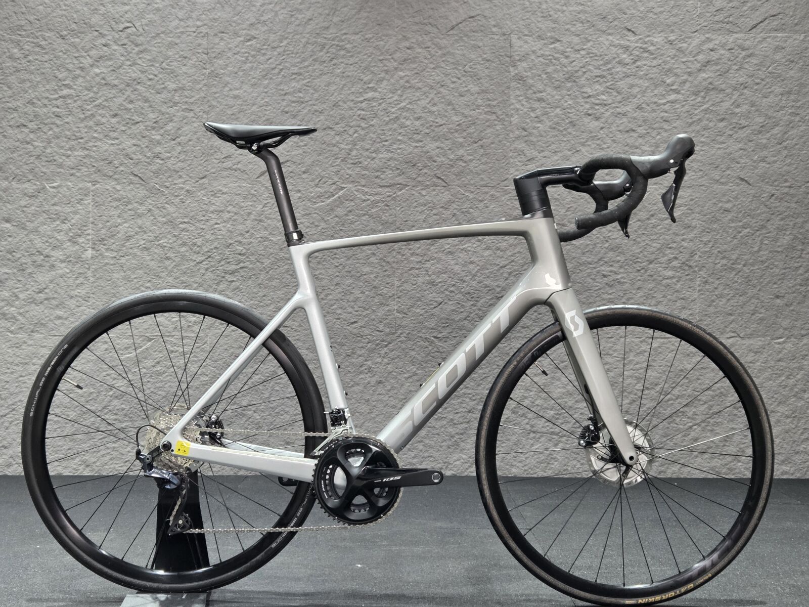 Scott Addict e-ride 20 (58cm) *999KMS-250WH-11SPD* | Road E-Bikes