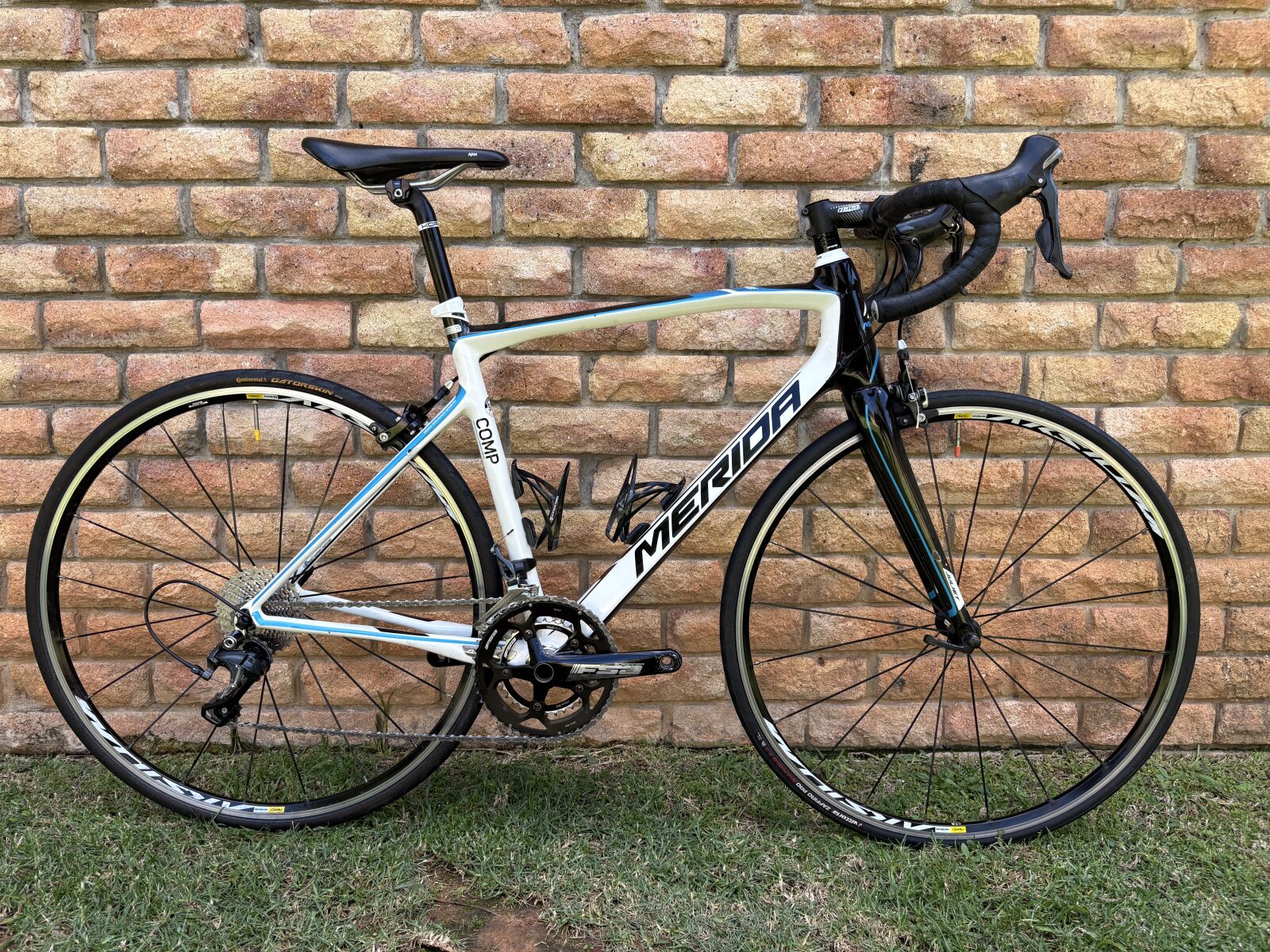 Merida Ride 95 Juliet Carbon 11 Speed Road Bike | Road Bikes
