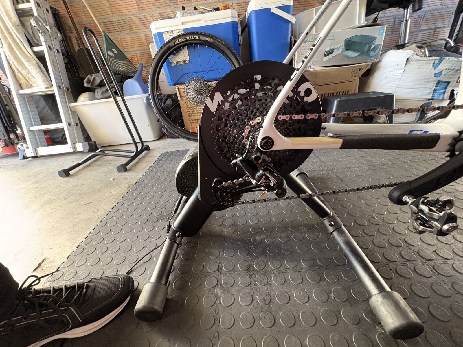 Wahoo kickr core indoor smart trainer & Cassette | Indoor Trainers