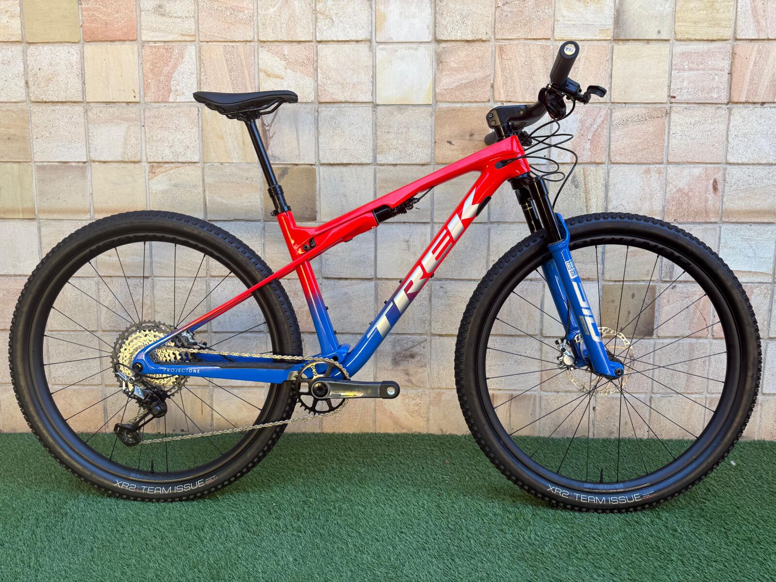 Trek Supercaliber 9.8 M/L | Dual Suspension Mountain Bikes | Bike Hub