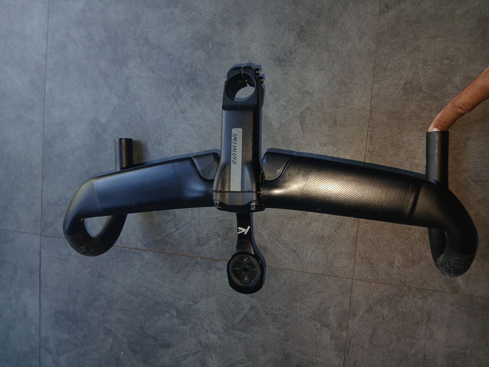 スペシャライズド　ROVAL RAPIDE ROAD BAR 400mm Roval Rapide Road Cockpit Carbon/Black - IBKBike Cycling Shop
