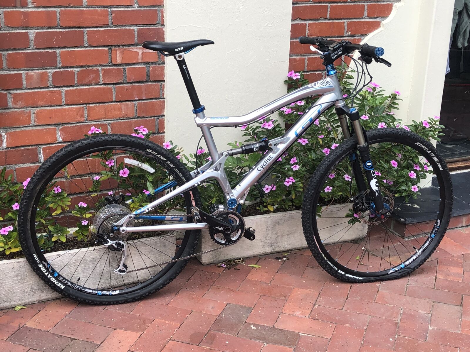 GT Sensor Pro | Dual Suspension Mountain Bikes | Bike Hub