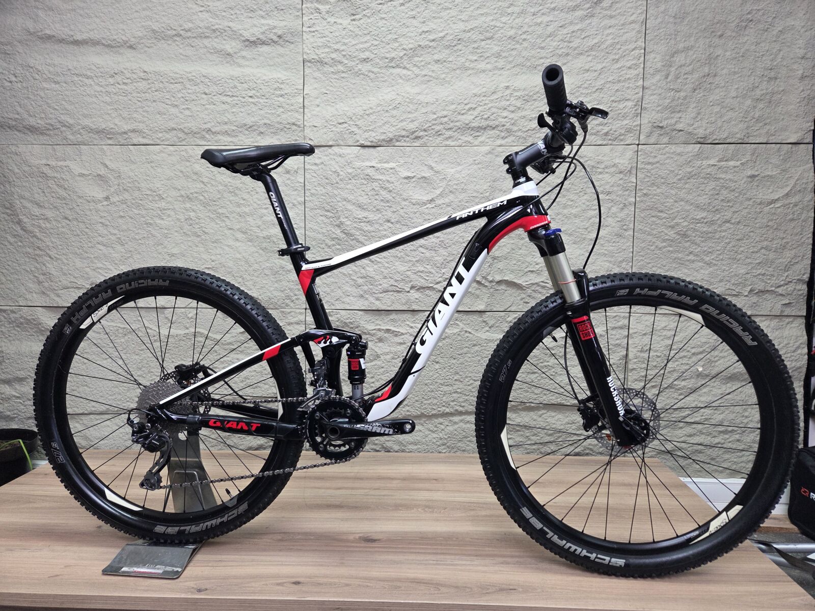 Giant Anthem 27.5 3 (M) **DEORE-10SPD** | Dual Suspension Mountain
