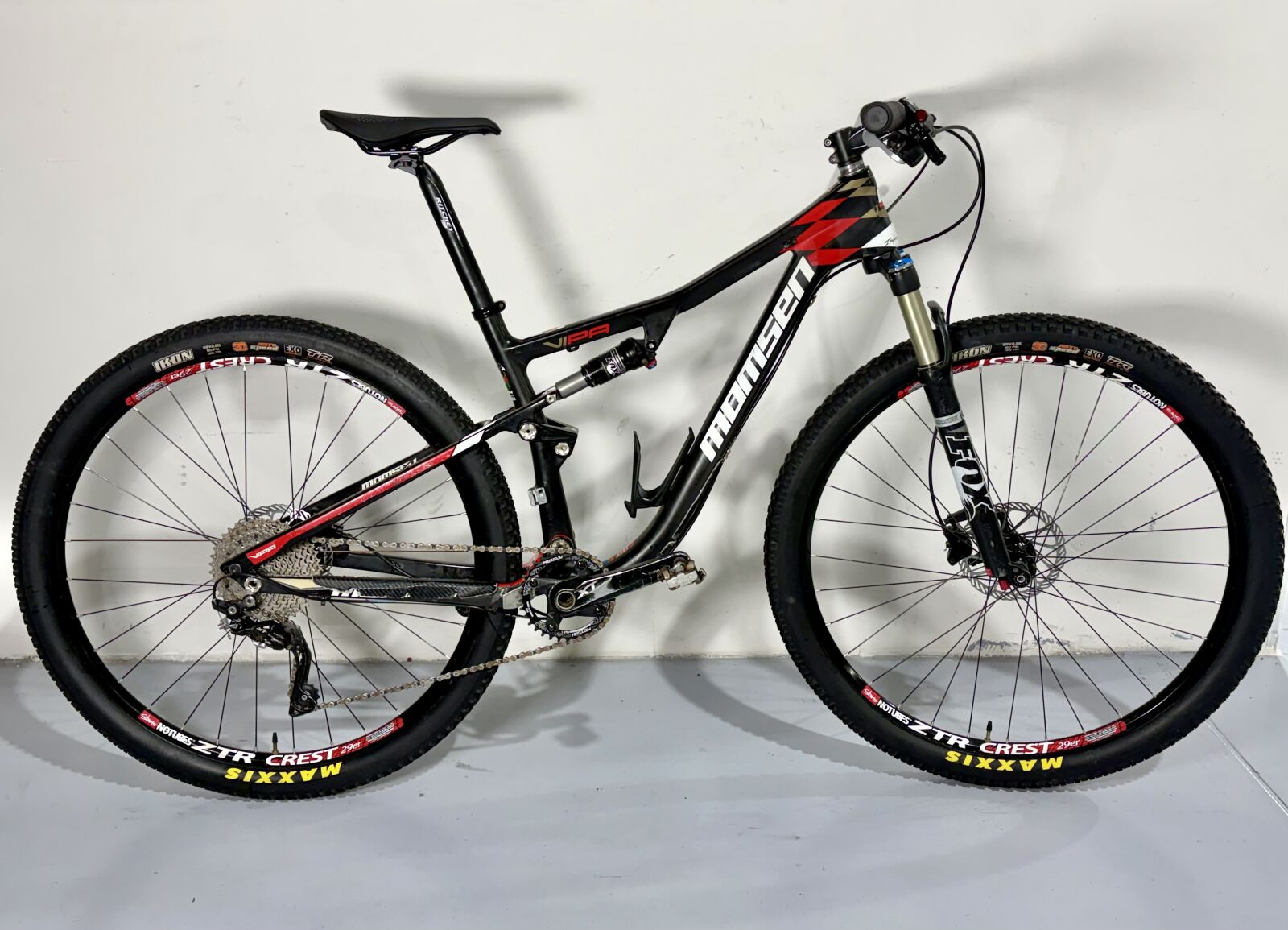 CARBON MOMSEN VIPA, FOX, XT | Dual Suspension Mountain Bikes
