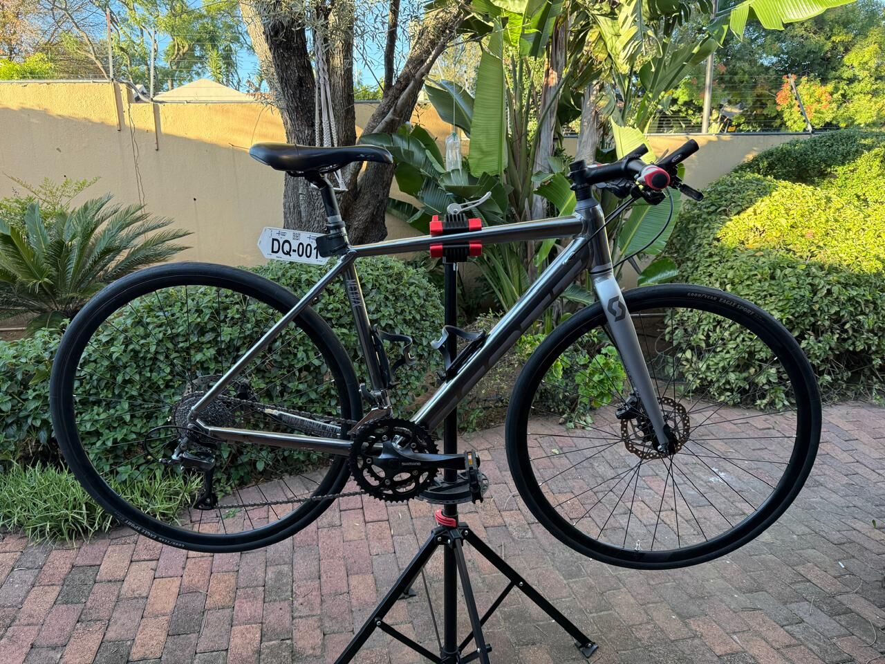 Scott Metrix 30 - Shimano Hydraulic Disc Brakes | Road Bikes