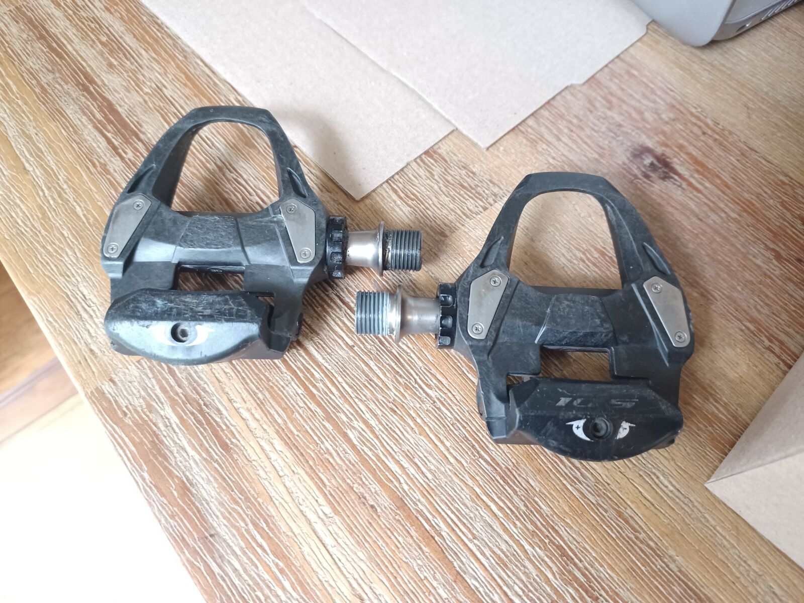 Shimano 105 R7000 carbon pedals. | Pedals | Bike Hub