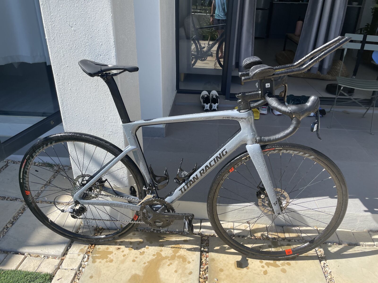 Titan Valerian Carbon Comp | Road Bikes | Bike Hub