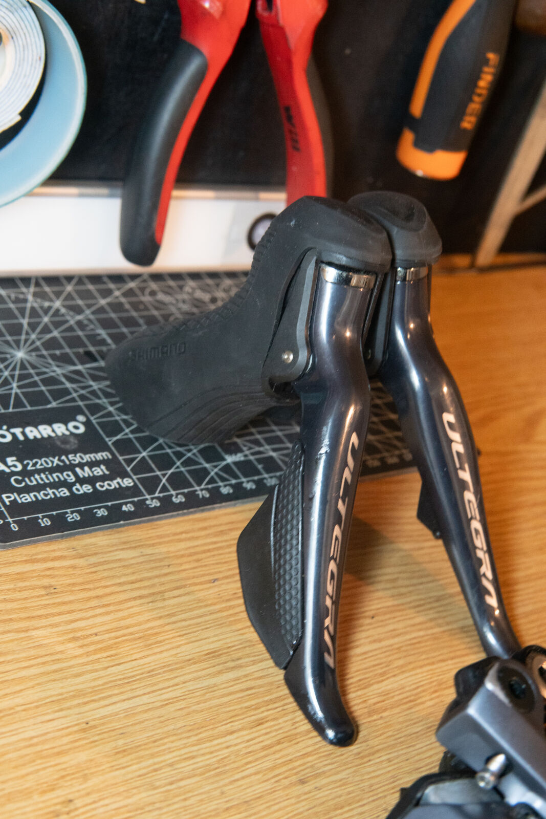 Shimano Di2 Ultegra R8070 Disc Brake Shifters | Complete Groupsets
