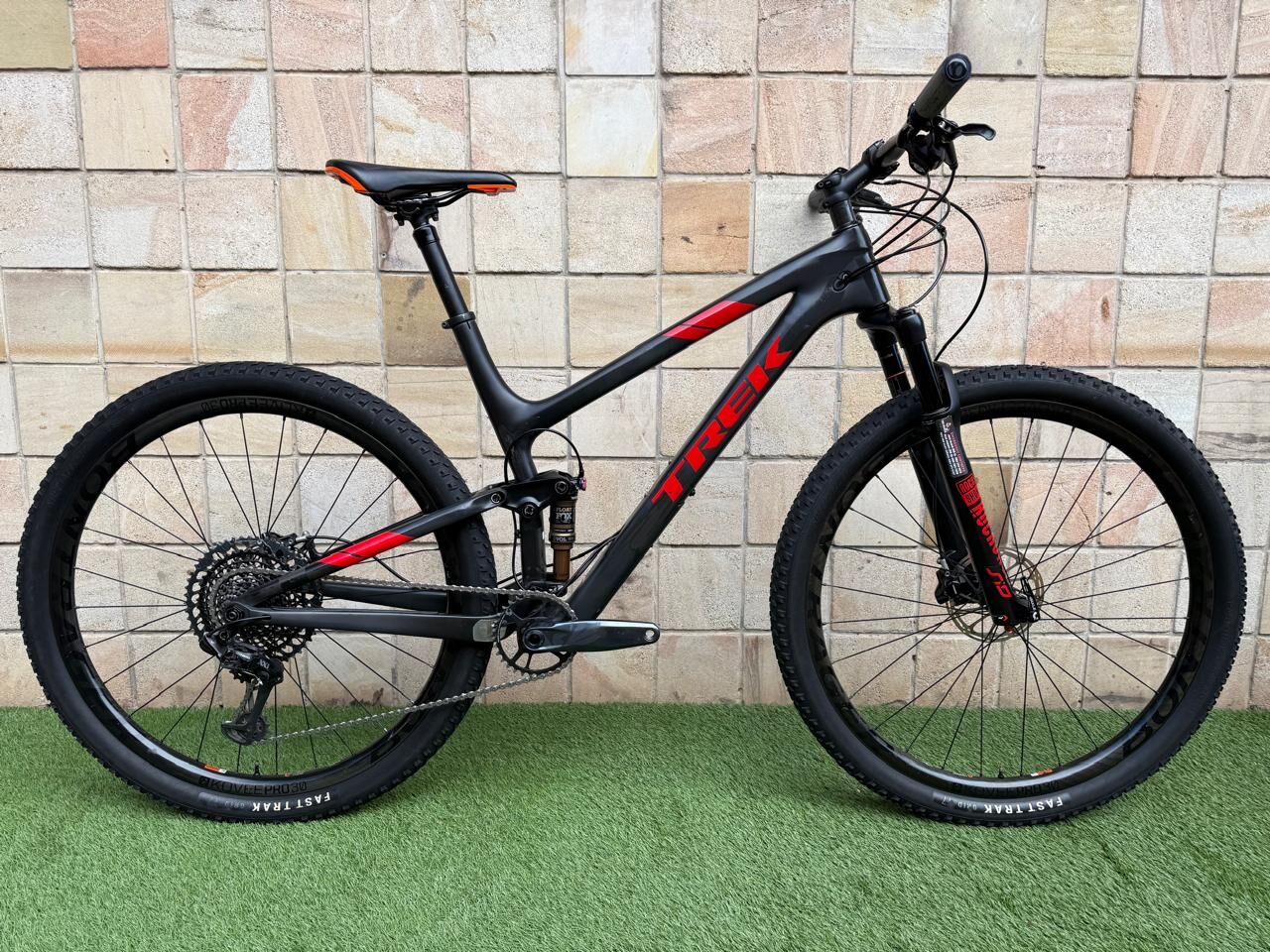 Trek Top Fuel 9.9 Grey/Red Medium | Dual Suspension Mountain Bikes