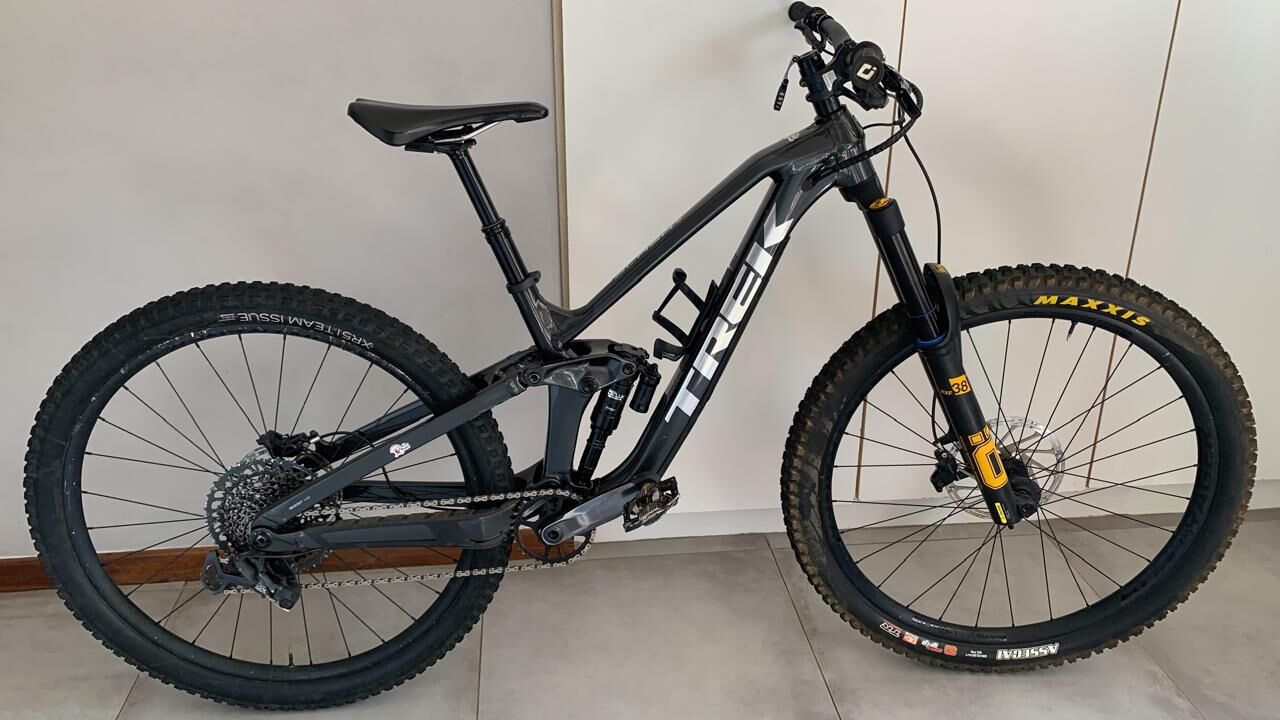 Trek Slash 8 (2021) | Dual Suspension Mountain Bikes | Bike Hub