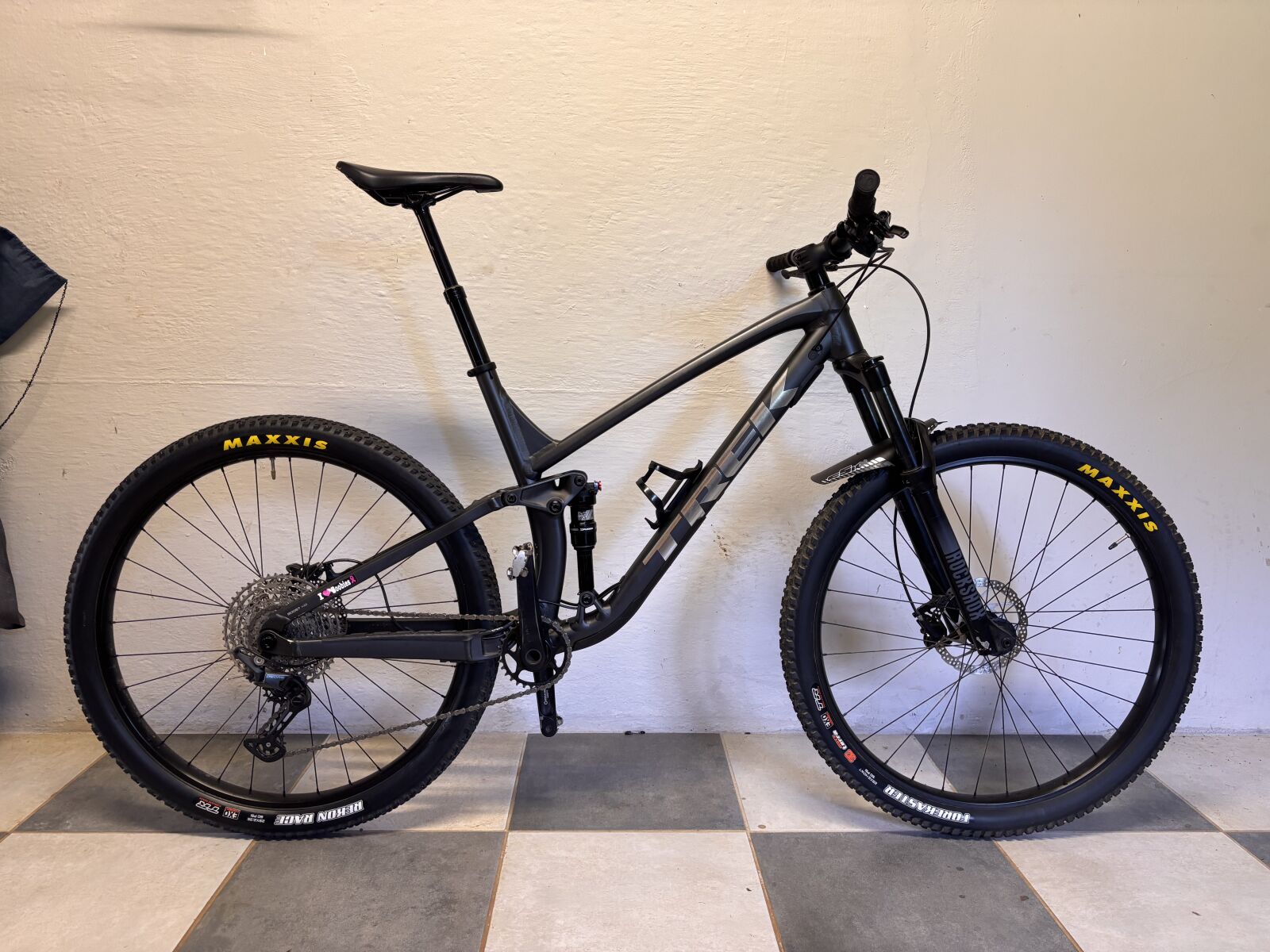 Trek Fuel EX5 | Dual Suspension Mountain Bikes | Bike Hub
