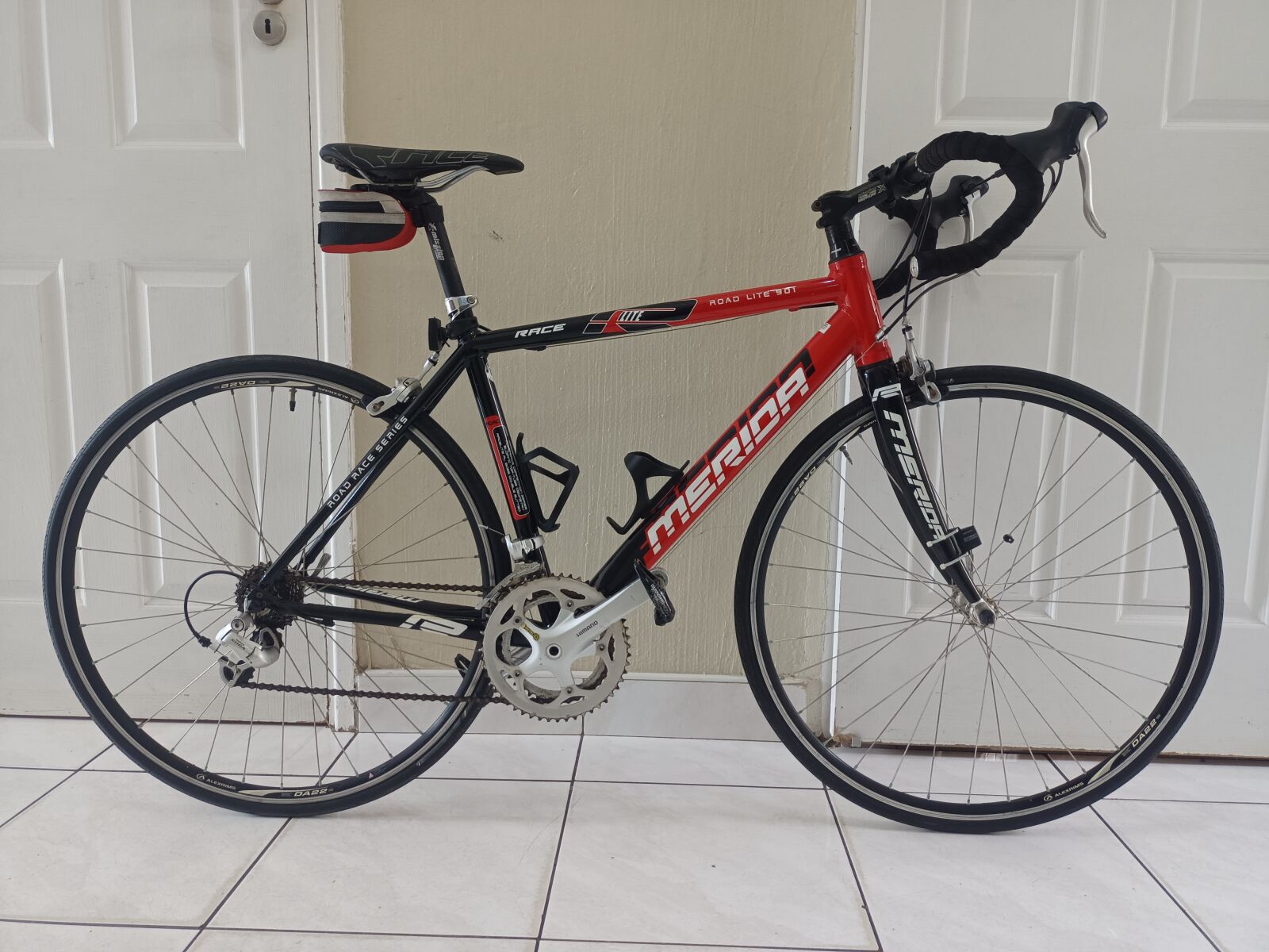 Merida 901 Race Road Bike | Road Bikes | Bike Hub