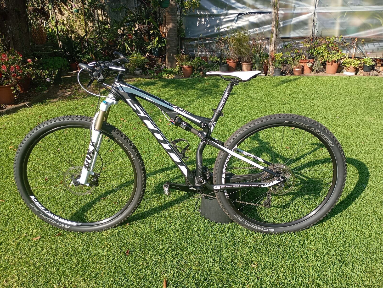 Scott Spark 940 Black/White Medium | Hardtail Mountain Bikes