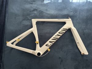 Canyon Aeroad CF SLX | Road Bikes | Bike Hub