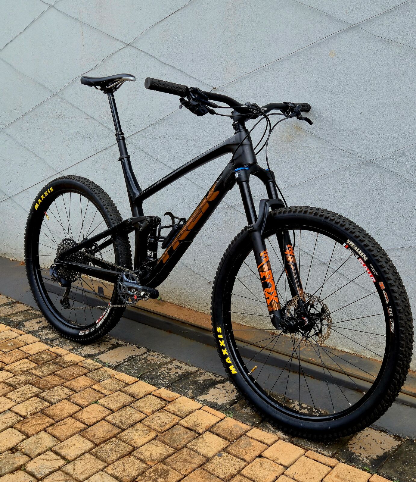 Trek Top fuel 9.8 | Dual Suspension Mountain Bikes | Bike Hub