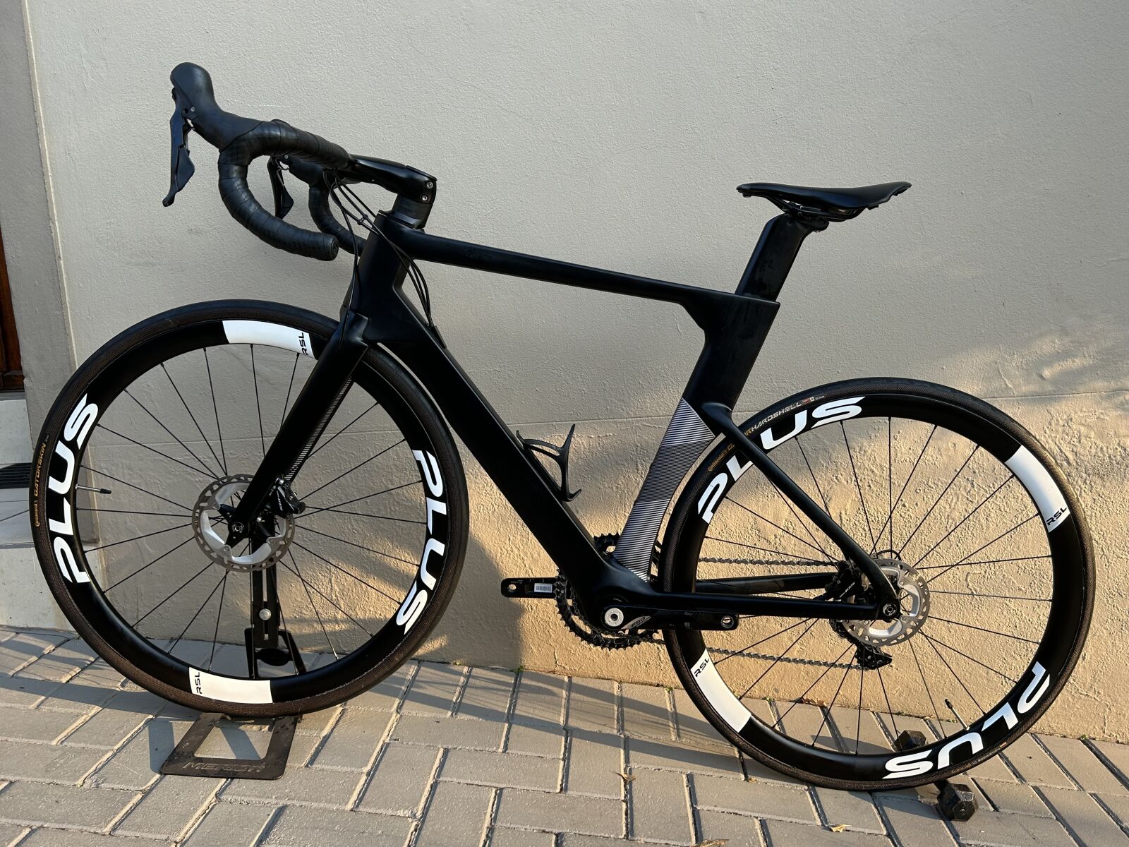 Merida Reacto 4000 Disc Brake with Carbon Wheelset | Road Bikes