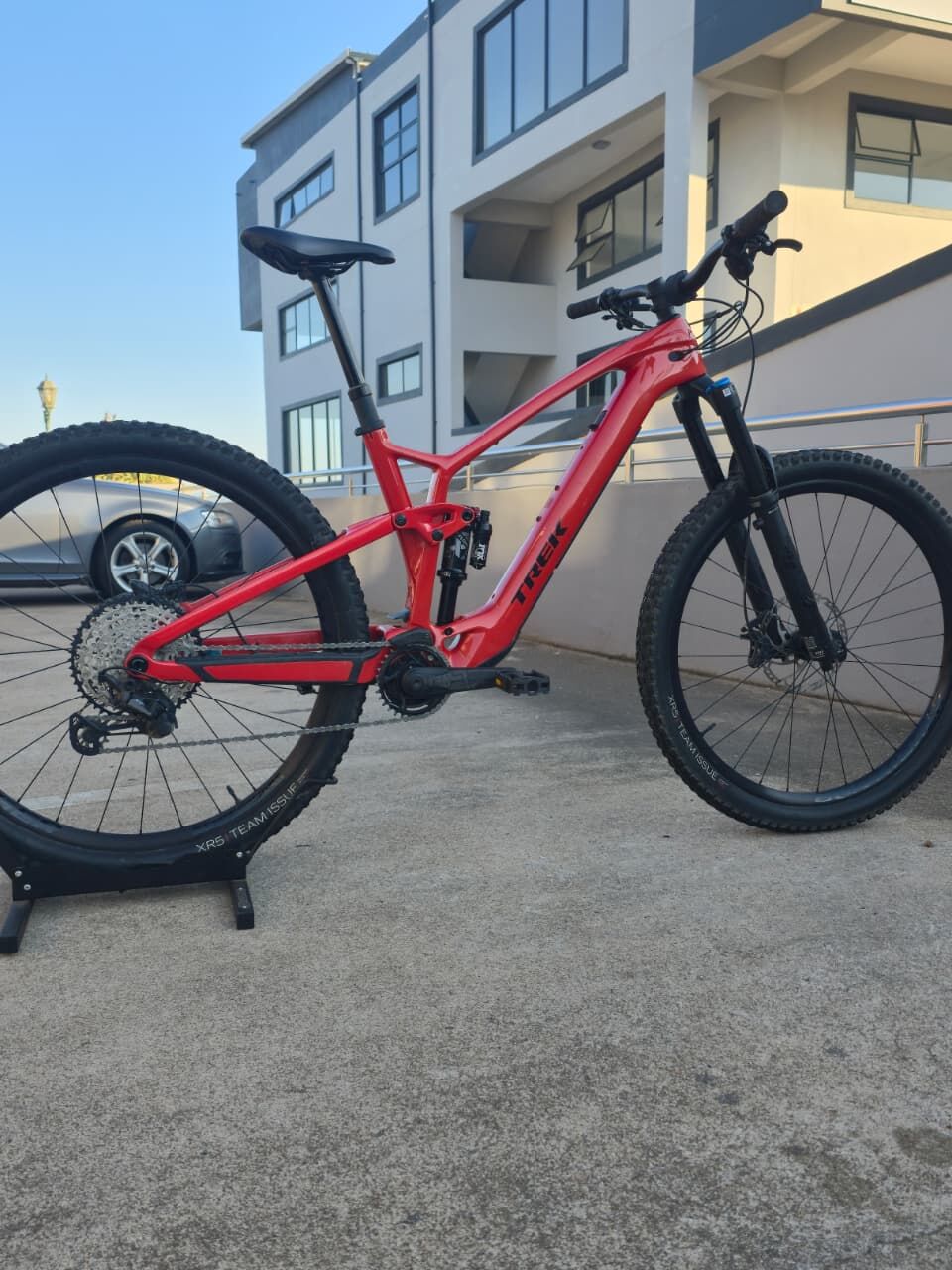 Trek Fuel Exe 9.7 2025 | Dual Suspension Mountain E-Bikes | Bike Hub